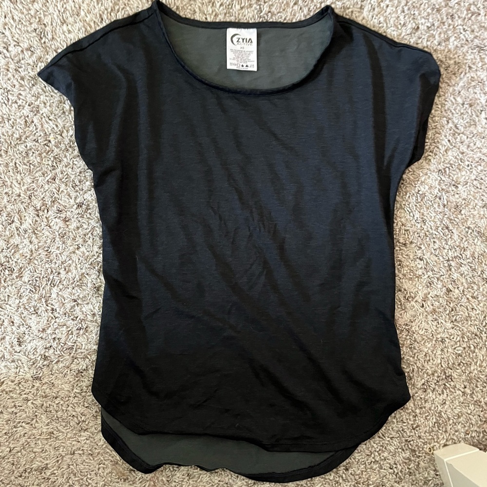 Zyia Activewear athletic t shirt size Small